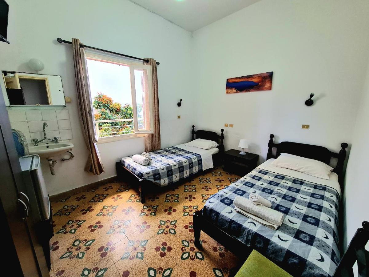 Avrahostelroom Karpathos Bagian luar foto