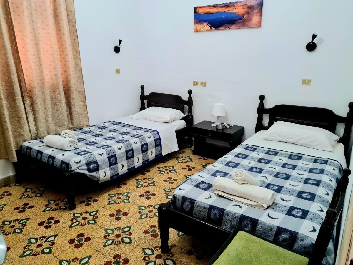 Avrahostelroom Karpathos Bagian luar foto